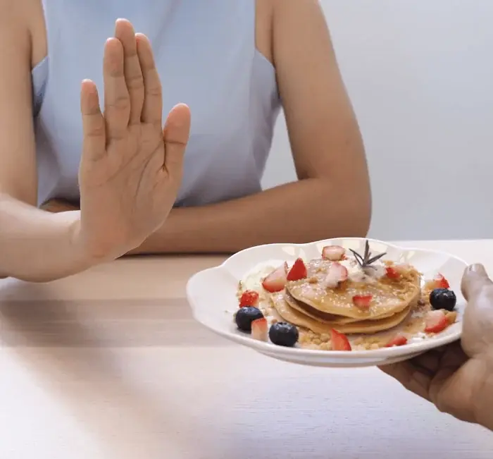 Turning down a sugary dessert, the moment the afternoon glucose trough usually wins